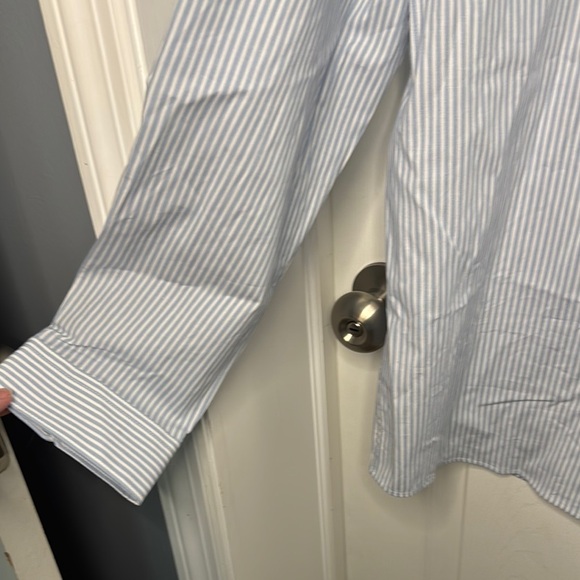 NWT Express Men's Blue Pinstripe Shirt with Floral Accent - Picture 5 of 10